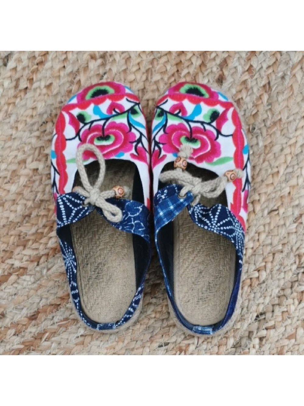 Newchic Red Flower Backless Butterfly🦋Knot Flat Boho Embroidered Shoes. Size 9